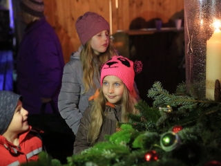 A remény gyertyája a Városháza téren - fotó: 