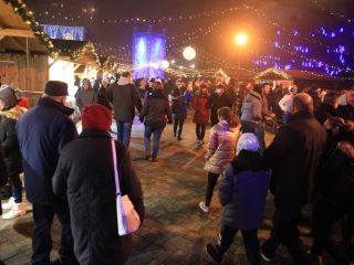 A remény gyertyája a Városháza téren - fotó: 