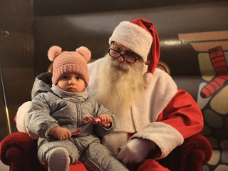 A remény gyertyája a Városháza téren - fotó: 