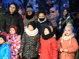 Ünnepi ajándékosztás az MMK-ban - fotó: 