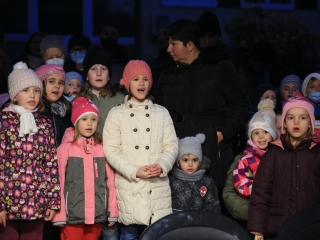 Ünnepi ajándékosztás az MMK-ban - fotó: 