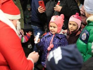 Ünnepi ajándékosztás az MMK-ban - fotó: 