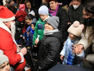 Ünnepi ajándékosztás az MMK-ban - fotó: 