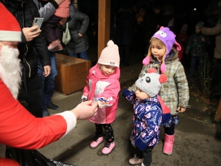 Ünnepi ajándékosztás az MMK-ban - fotó: 