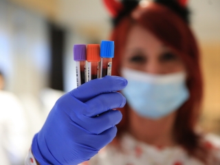 Mikulás véradás az MMK-ban - fotó: 