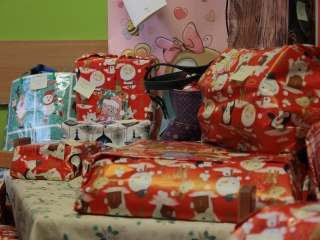 Adományátadó a Családok Átmeneti Otthonában - fotó: 