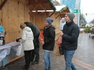 Petárda helyett kutyatápot - fotó: 