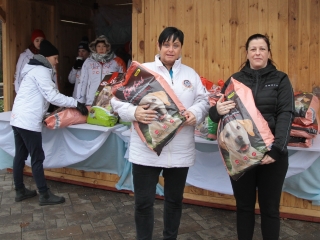 Petárda helyett kutyatápot - fotó: 