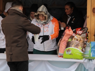 Petárda helyett kutyatápot - fotó: 