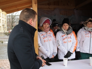 Petárda helyett kutyatápot - fotó: 