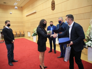 Sportolóink köszöntése a Városházán - fotó: 