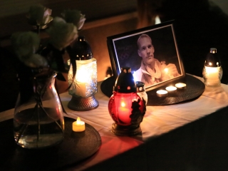 Gyertyagyújtás Csollány Szilveszter emlékére - fotó: 