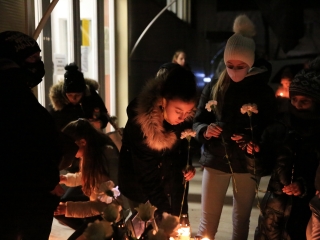 Gyertyagyújtás Csollány Szilveszter emlékére - fotó: 