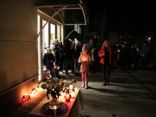 Gyertyagyújtás Csollány Szilveszter emlékére - fotó: 