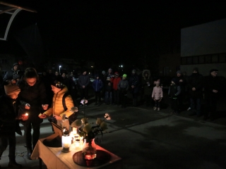 Gyertyagyújtás Csollány Szilveszter emlékére - fotó: 