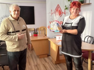 A jubiláló véradók köszöntése - fotó: 