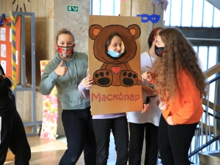 Mackónapi kavalkád a Szabó Magda iskolában - fotó: 