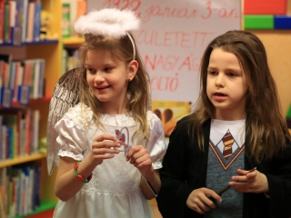 Cimbora-farsang a gyermekkönyvtárban - fotó: 