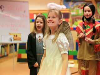 Cimbora-farsang a gyermekkönyvtárban - fotó: 