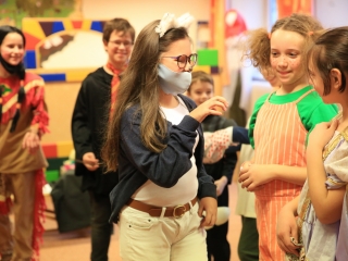 Cimbora-farsang a gyermekkönyvtárban - fotó: 