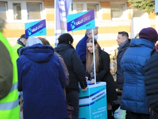 Márki-Zay Péter a dunaújvárosi piacon - fotó: 