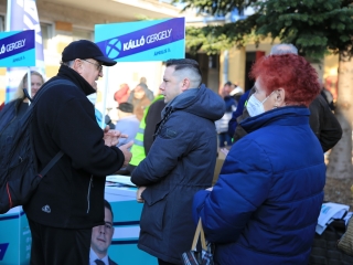 Márki-Zay Péter a dunaújvárosi piacon - fotó: 