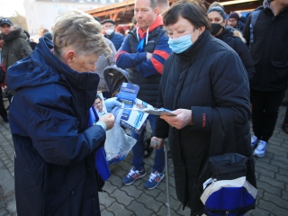 Márki-Zay Péter a dunaújvárosi piacon - fotó: 
