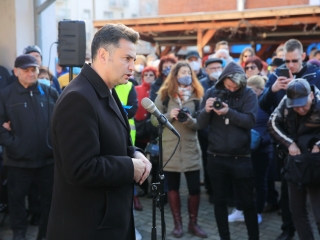 Márki-Zay Péter a dunaújvárosi piacon - fotó: 