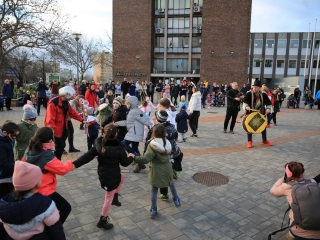 Télűző villámcsődület a Városháza téren - fotó: 