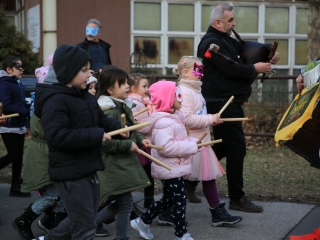 Télűző villámcsődület a Városháza téren - fotó: 
