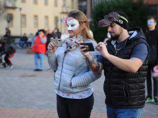 Télűző villámcsődület a Városháza téren - fotó: 