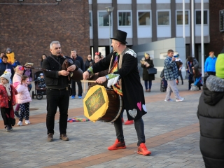 Télűző villámcsődület a Városháza téren - fotó: 