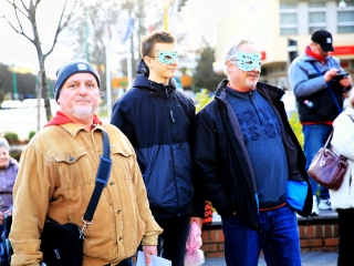 Télűző villámcsődület a Városháza téren - fotó: 