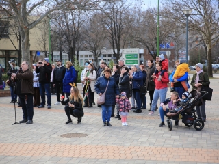 Télűző villámcsődület a Városháza téren - fotó: 