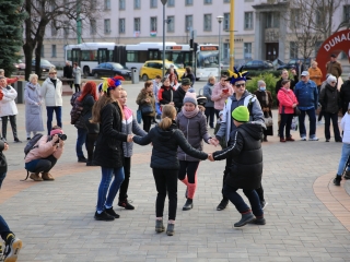 Télűző villámcsődület a Városháza téren - fotó: 