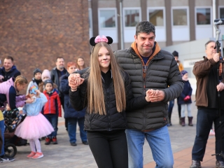 Télűző villámcsődület a Városháza téren - fotó: 