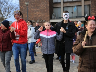 Télűző villámcsődület a Városháza téren - fotó: 