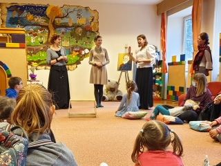 Mesefal-avató a József Attila Könyvtárban - fotó: 