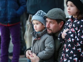 Huszáros villámcsődület a Városháza téren - fotó: 