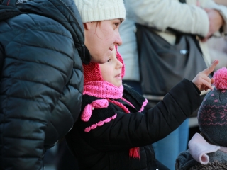 Huszáros villámcsődület a Városháza téren - fotó: 
