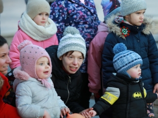 Huszáros villámcsődület a Városháza téren - fotó: 