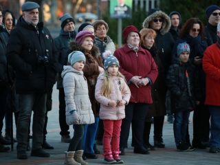 Huszáros villámcsődület a Városháza téren - fotó: 