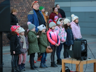 Huszáros villámcsődület a Városháza téren - fotó: 