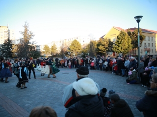 Huszáros villámcsődület a Városháza téren - fotó: 