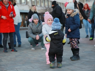 Huszáros villámcsődület a Városháza téren - fotó: 