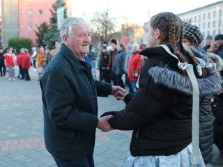 Huszáros villámcsődület a Városháza téren - fotó: 
