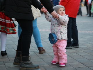 Huszáros villámcsődület a Városháza téren - fotó: 