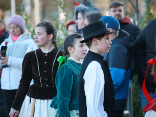 Huszáros villámcsődület a Városháza téren - fotó: 