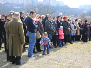 Ünnepség a forradalmi emlékműnél (2022) - fotó: 