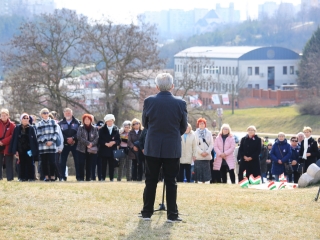 Ünnepség a forradalmi emlékműnél (2022) - fotó: 